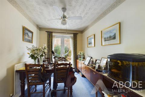 10 Calder Close, Hilton, Derby, DE65 5HR