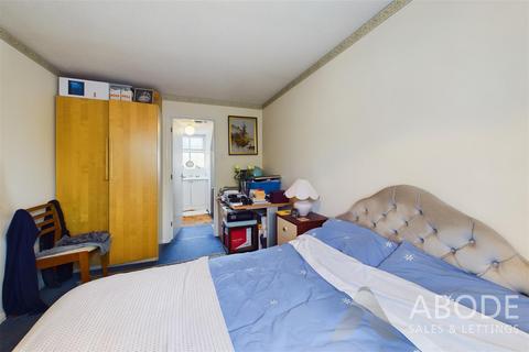 10 Calder Close, Hilton, Derby, DE65 5HR
