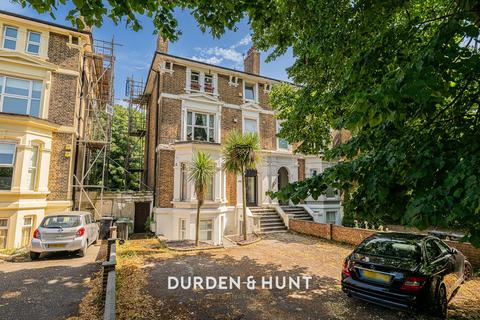 1 bedroom apartment for sale, High Road, Buckhurst Hill, IG9