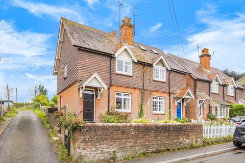 107 The Street, Puttenham, Guildford, GU3 1AT