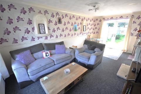 15 Peel Castle Road, Thorne, Doncaster, DN8 5LZ