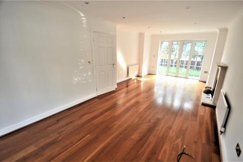 5 bedroom detached house to rent, Tavistock Avenue, Mill Hill, NW7