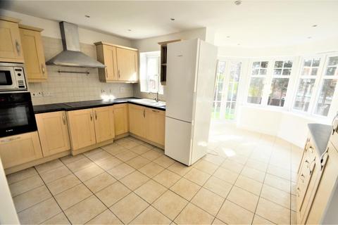 5 bedroom detached house to rent, Tavistock Avenue, Mill Hill, NW7