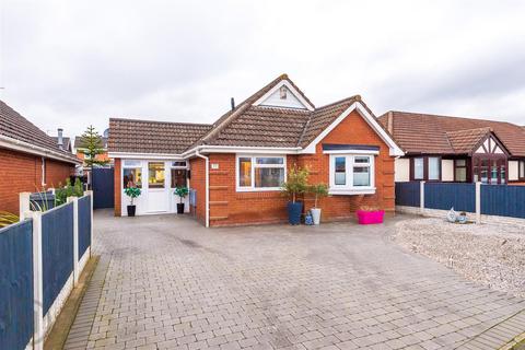 2 bedroom detached bungalow for sale, Ennerdale Road, Astley, Manchester