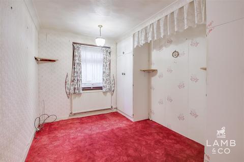 2 bedroom detached bungalow for sale, Meadow Way, Clacton-On-Sea CO15