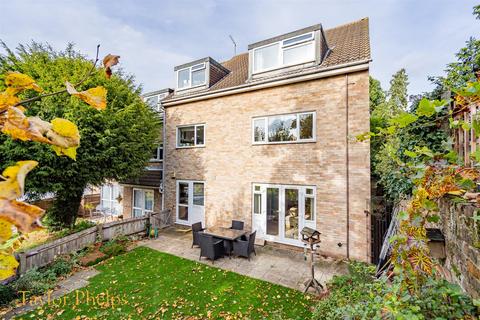 1 Bourne Close, Ware, SG12 0PX