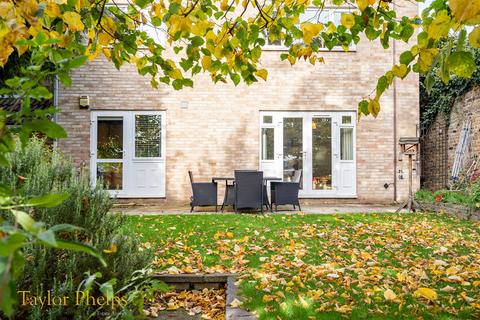 1 Bourne Close, Ware, SG12 0PX