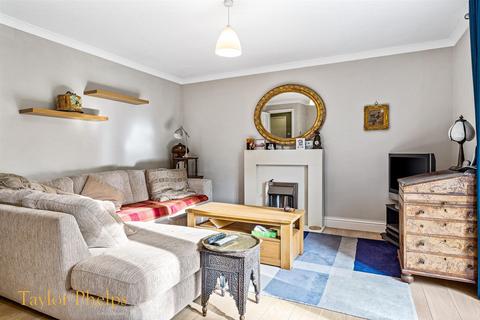 1 Bourne Close, Ware, SG12 0PX