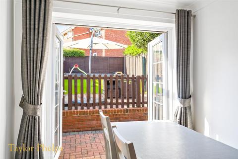 31 Delfcroft, Ware, SG12 0BH
