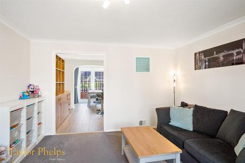 31 Delfcroft, Ware, SG12 0BH