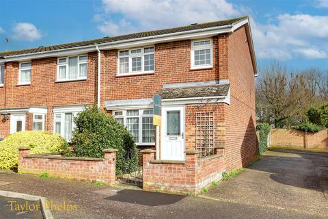 7 Frensham, Cheshunt, Waltham Cross, EN7 6HB
