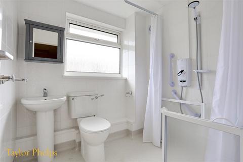7 Frensham, Cheshunt, Waltham Cross, EN7 6HB