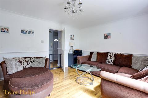 86 Cavell Road, Cheshunt, Waltham Cross, EN7 6JL