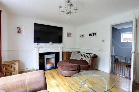 86 Cavell Road, Cheshunt, Waltham Cross, EN7 6JL