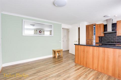 1 bedroom retirement property for sale, Richmond Court, Broxbourne EN10