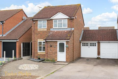 3 bedroom house for sale, Priory Gate, Cheshunt EN8