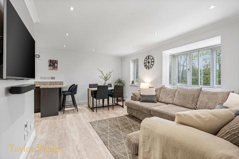 6 Deer Close, Hertford, SG13 7NR