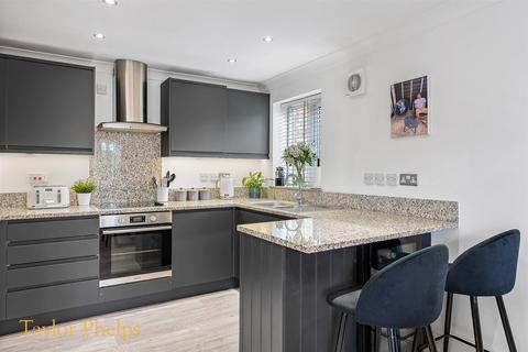 6 Deer Close, Hertford, SG13 7NR