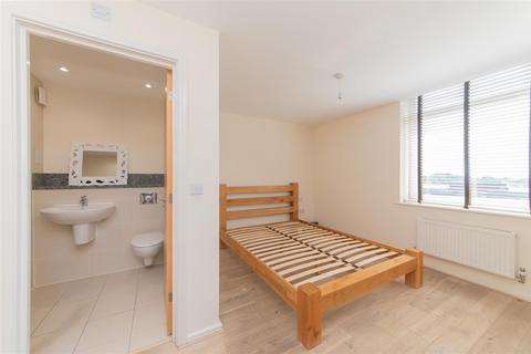 2 bedroom flat for sale, Peacock Close, London