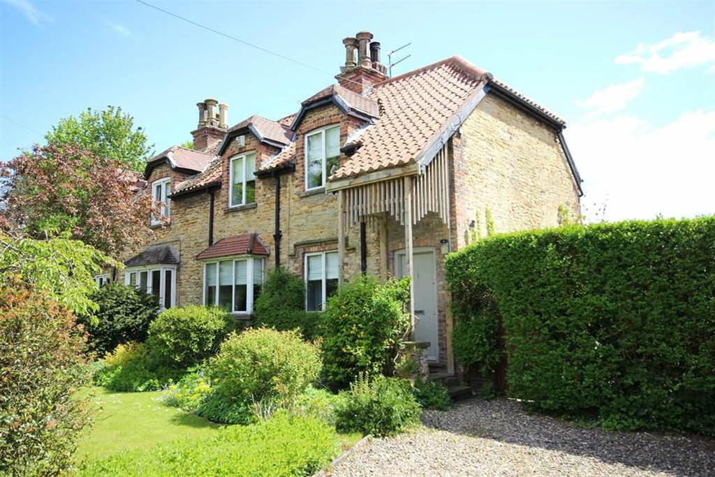 Church Hill, South Cave, East Yorkshire, HU15 2 bed semidetached house