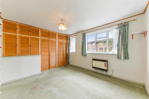 111 Brangwyn Crescent, London, SW19 2UA