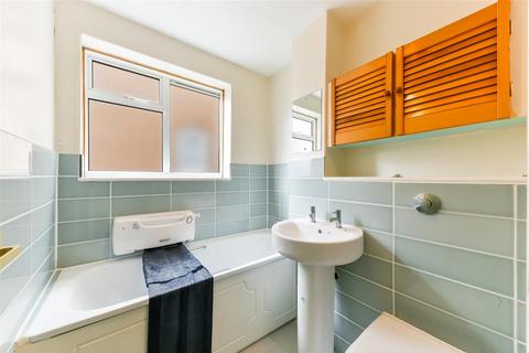111 Brangwyn Crescent, London, SW19 2UA