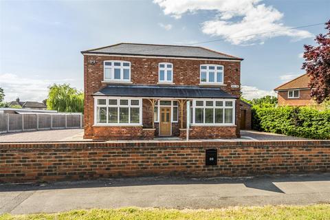 4 bedroom detached house for sale, Hull Road, Howden