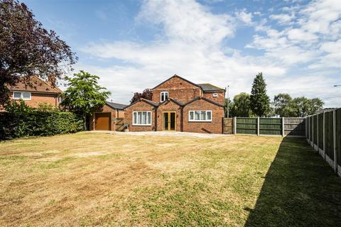 4 bedroom detached house for sale, Hull Road, Howden