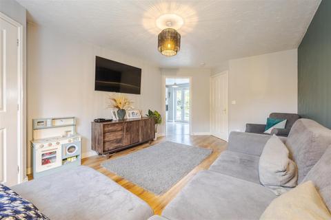 3 bedroom detached house for sale, Queens Drive, Crowle