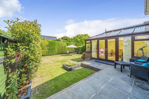 8 Brocklands, Yateley, GU46 6YU