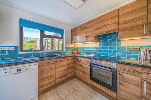8 Brocklands, Yateley, GU46 6YU