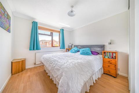 8 Brocklands, Yateley, GU46 6YU