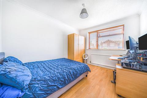 8 Brocklands, Yateley, GU46 6YU