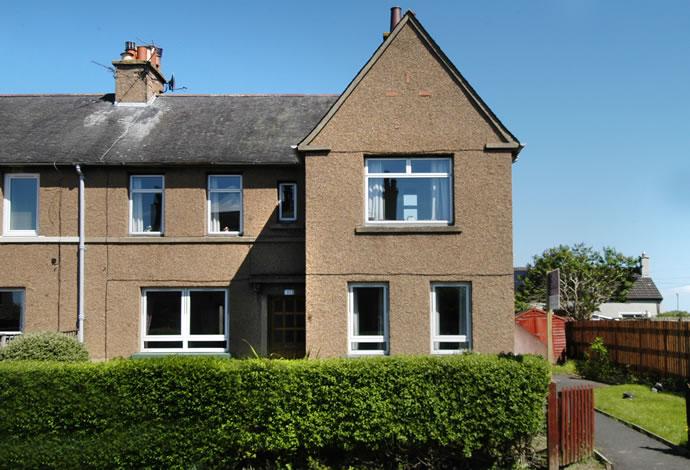 31 Springfield Terrace, St Boswells, TD6 0EP 3 bed flat - £100,000