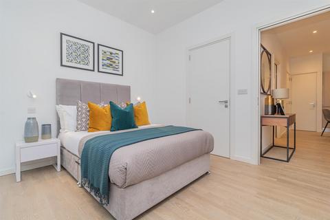 2 bedroom flat for sale, River Court, Albert Drive, Woking GU21