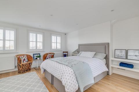 2 bedroom duplex to rent, Devonshire Road, Central Chiswick, W4