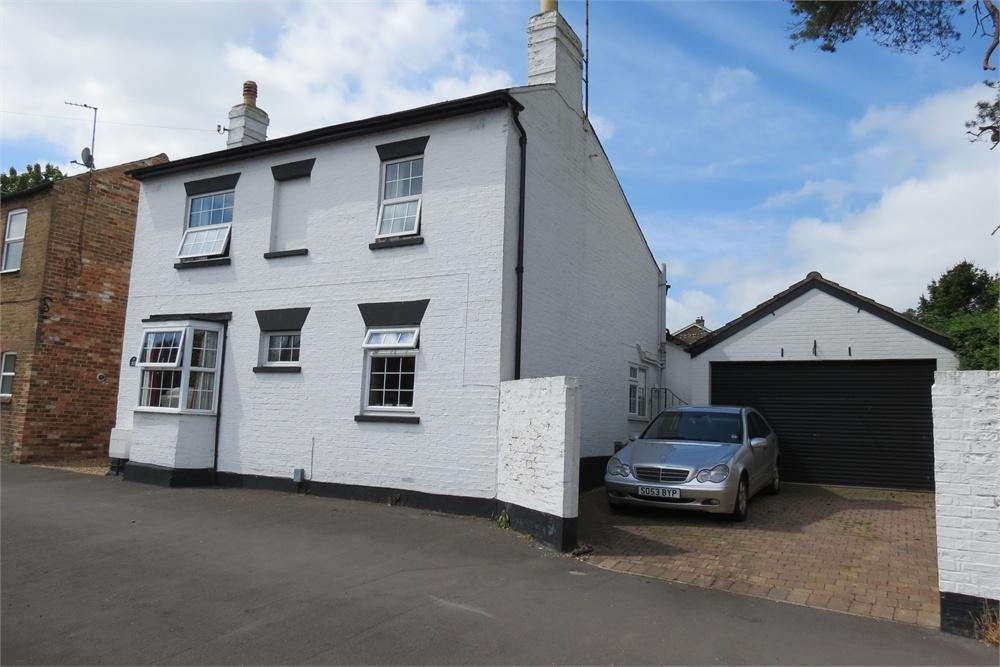 Great North Road, Eaton Socon, St Neots, Cambridgeshire 3 bed detached