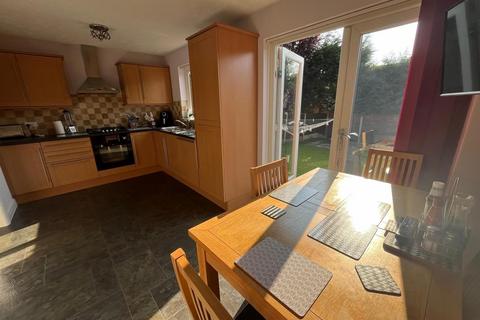 4 bedroom detached house for sale, Capesthorne Road, Dukinfield SK16