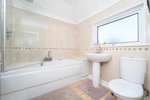 26 Beresford Avenue, London, W7 3AL