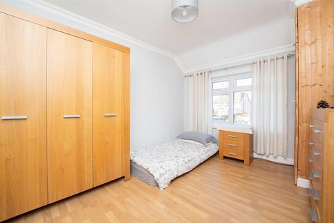 26 Beresford Avenue, London, W7 3AL