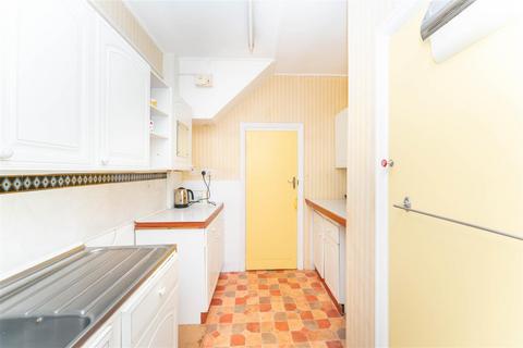 52 Cowper Road, London, W7 1EH