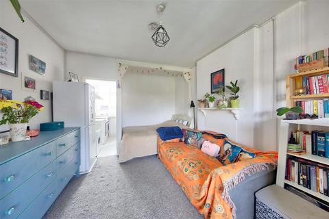 Studio for sale, Tudor Close, Brixton Hill SW2