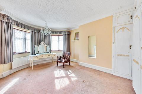 15 Alexander Avenue, London, NW10 3QT