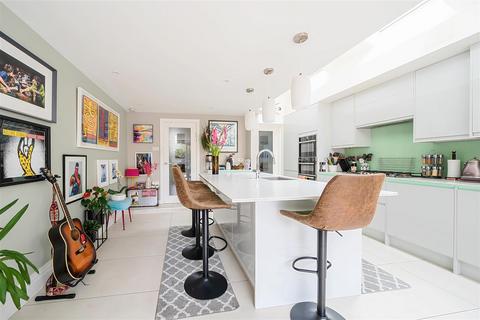 31 Victor Road, London, NW10 5XB