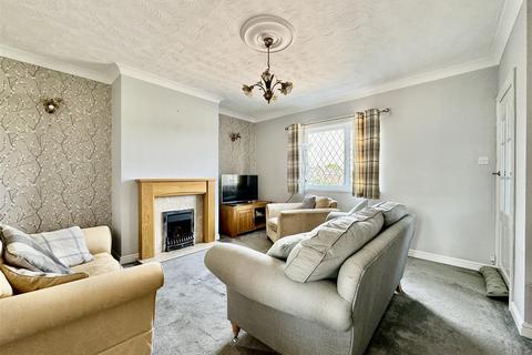 3 bedroom end of terrace house for sale, Mitchell Avenue, Waterloo, Huddersfield, HD5 8QF