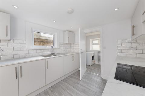 3 bedroom end of terrace house for sale, Belmont Road, London