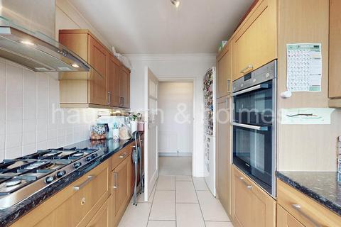 2 bedroom flat for sale, Mulberry Close, London