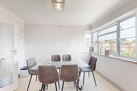 2 bedroom flat for sale, Mulberry Close, London