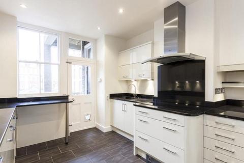 3 bedroom apartment for sale, Clarence Gate Gardens, Marylebone NW1