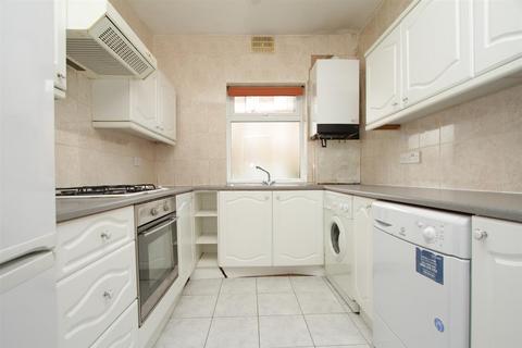 3 bedroom apartment to rent, Gilda Court, Hendon, London, NW7